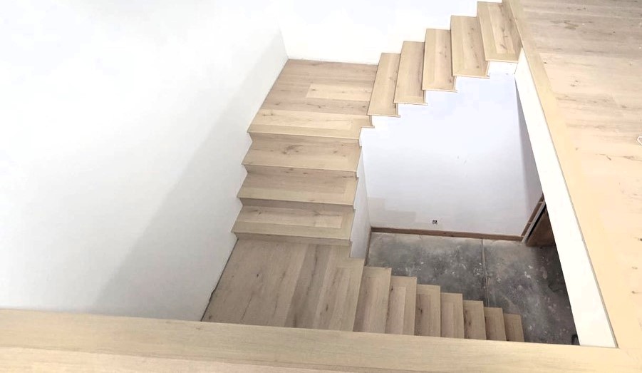 light hardwood staircase